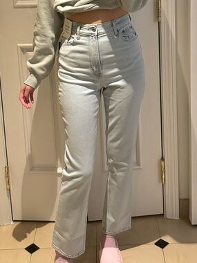 High-Waist Straight Leg Women Jeans in Light wash